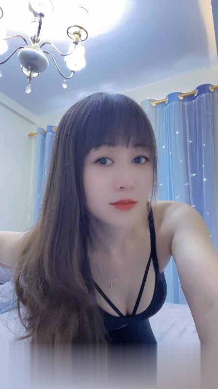 细腰川渝小姐姐