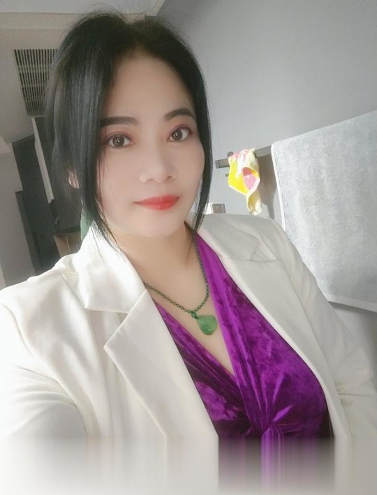 紫荆性感熟女彩云