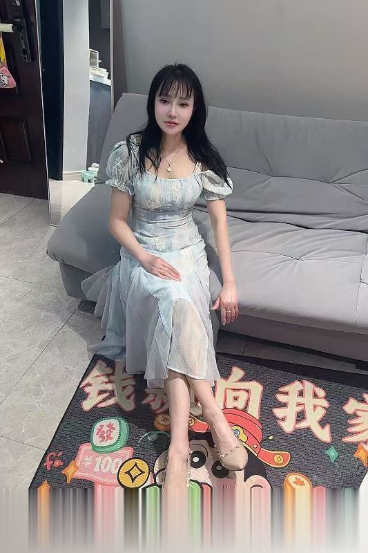 夫子庙美腿少妇