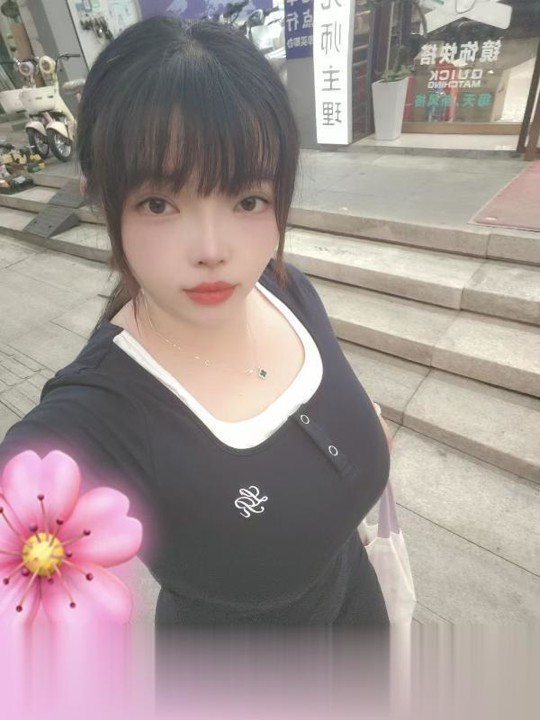 五和地铁站BBW水妹