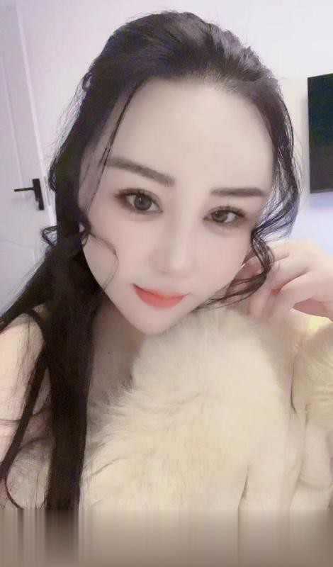 二刷大胸瑜伽苹果姐姐