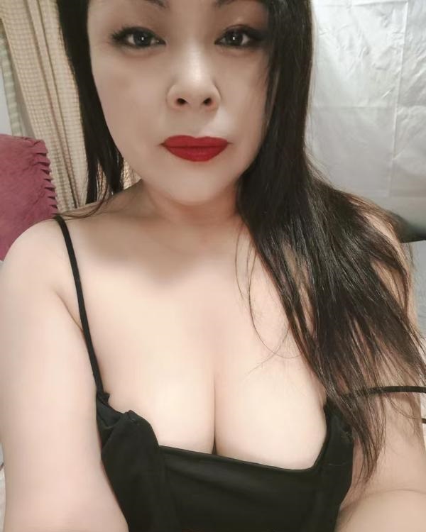 挺有感觉的熟女