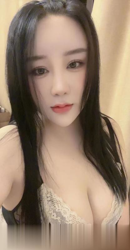 二刷大胸瑜伽苹果姐姐