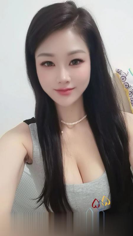 白云高挑御姐香奈儿