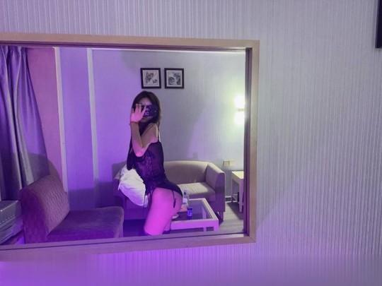 广州赵星儿可蛇吻