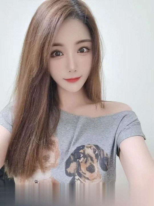 前凸后翘美乳绾绾