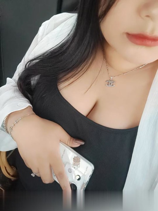 超爱的巨胸妹妹