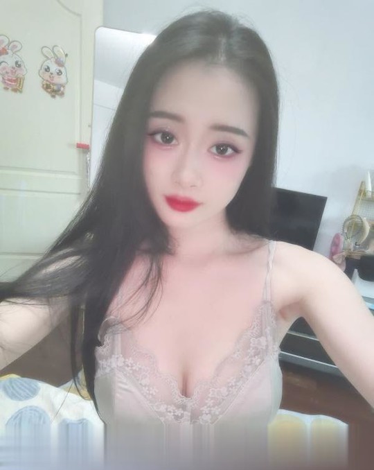 白云丰满大波妹