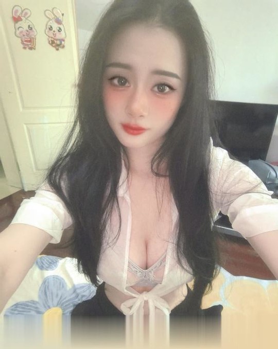 白云丰满大波妹