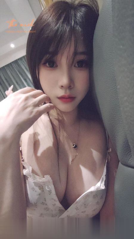 天河区舌吻小妖精