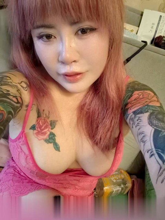 南阳纹身大奶瓶