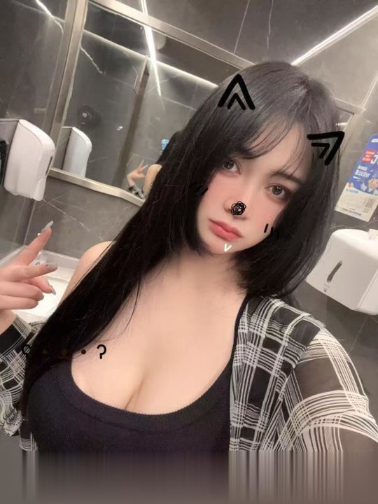 微胖天花板小月亮