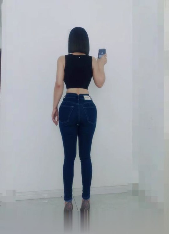 闷骚丰臀米苏老师