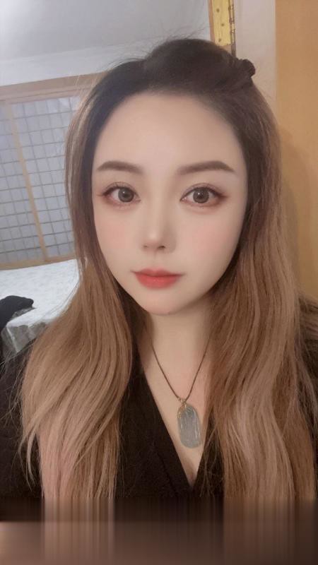 宝山肤白大胸姐姐