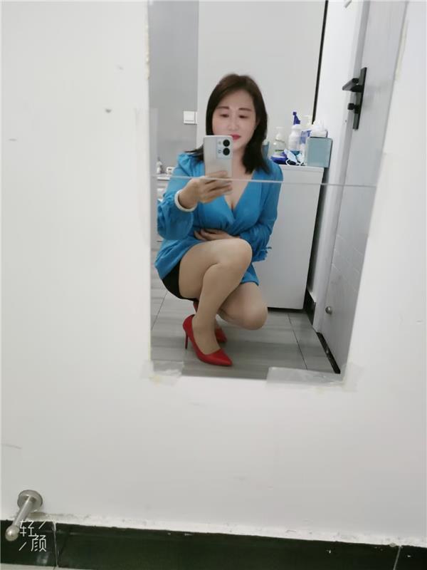 徐汇熟女喷水三通姐