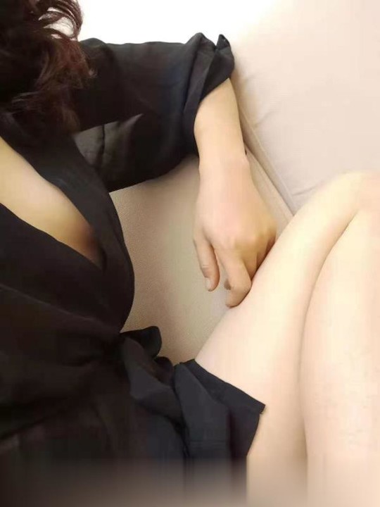 政务苗条中项安琪