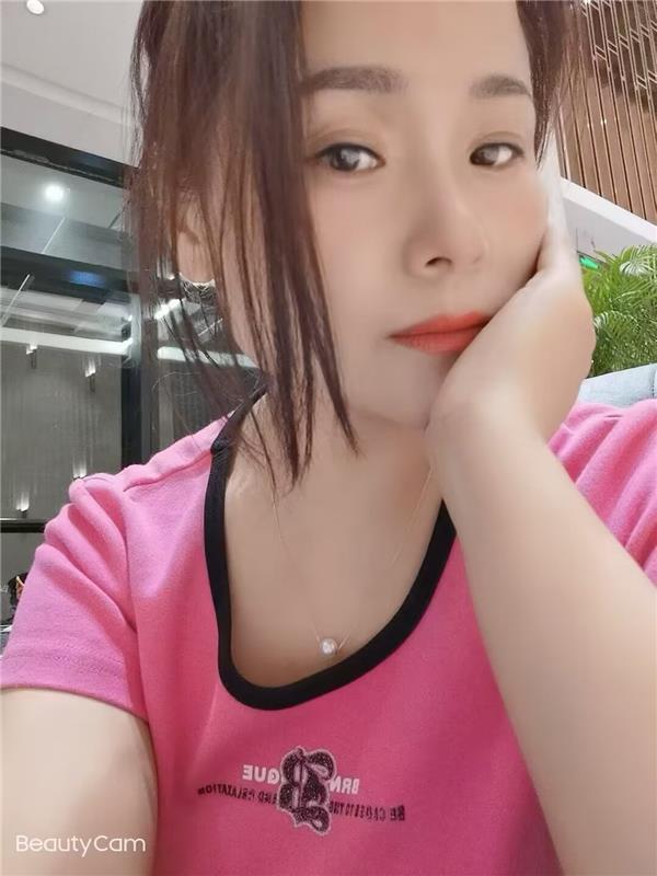 骚货熟女老板娘