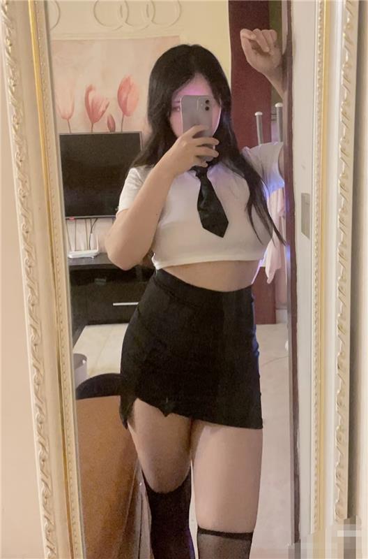 美艳淫娃小樱桃