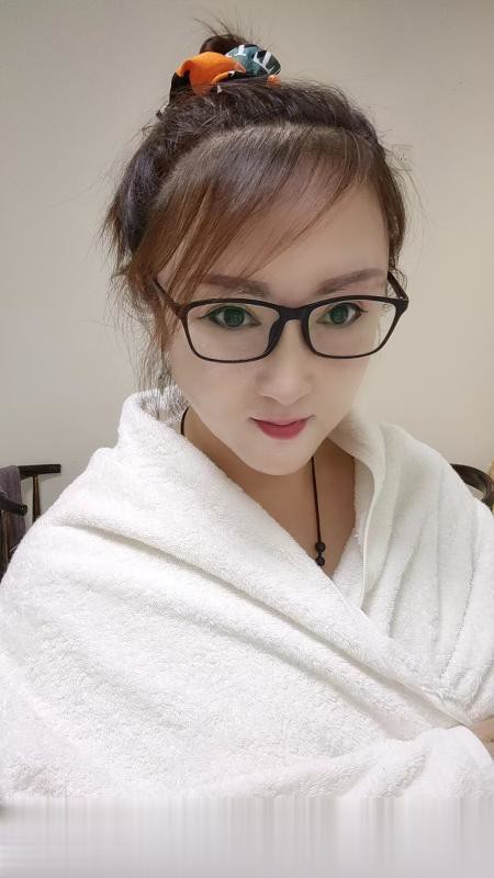 体验喷水壶的绝活，被震撼到了