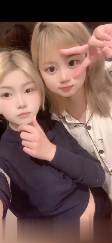 颜值在线三点粉两嫩妹