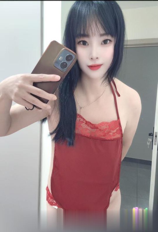 黑丝巨乳深喉爽