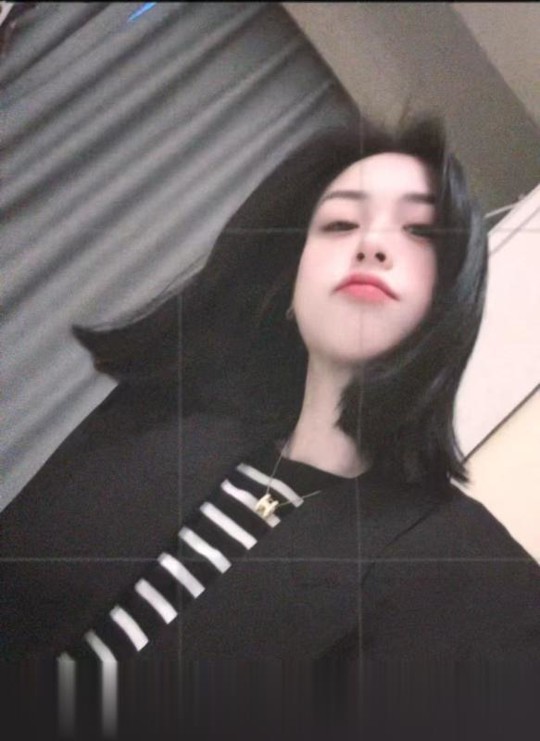 长宁气质短发御姐