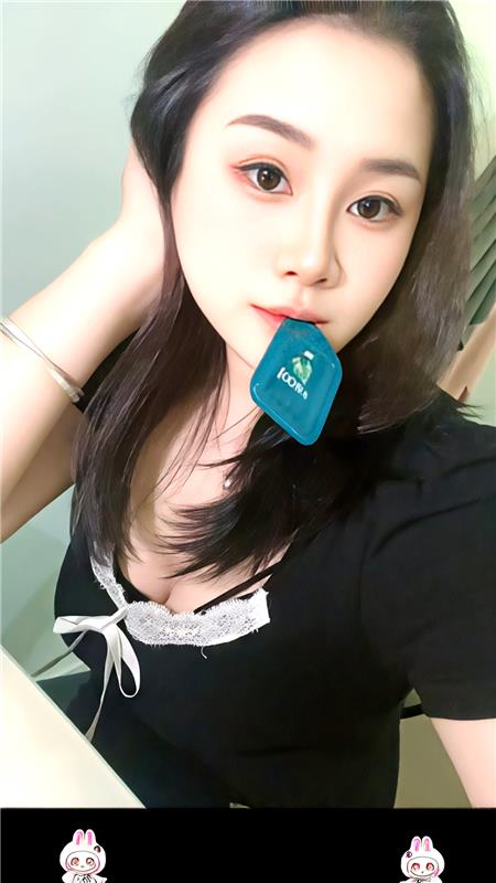 居家小骚货大酥胸妹