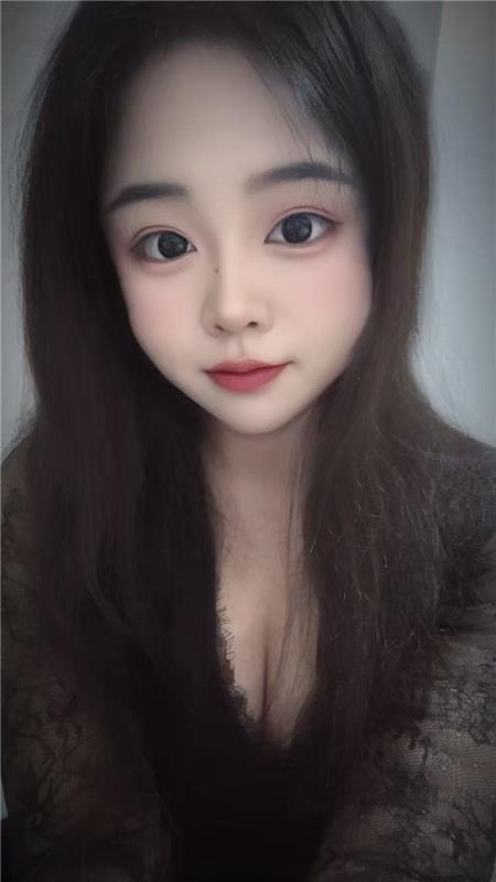 天桥丰满诱惑小姐姐