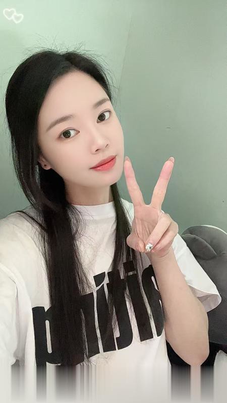 龙园肤白骚璐璐