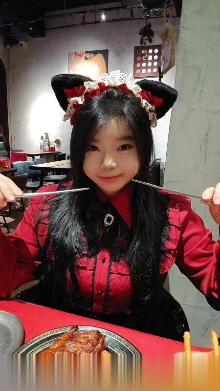 武昌肥臀嫩妹果果sm