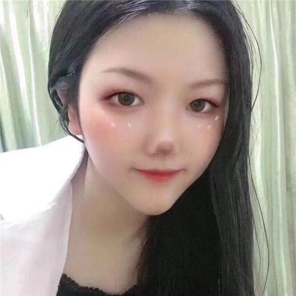 只做小活的居家女孩