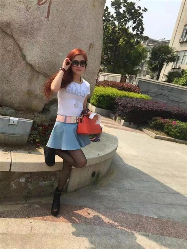 巴国城巨乳细腰黑丝御姐