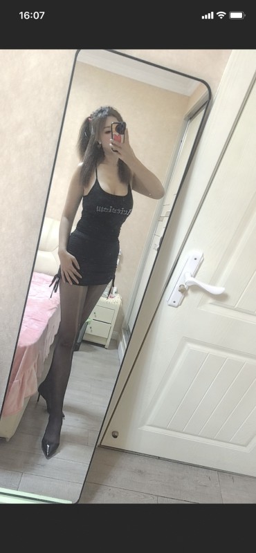 一米七长腿大奶少妇