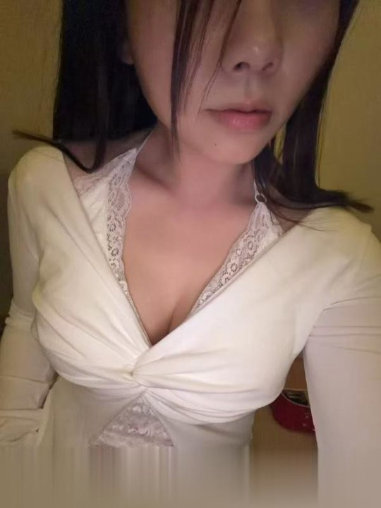 性价比苗条美女