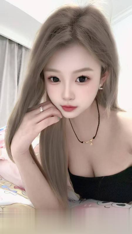 常熟肤白颜值小女友