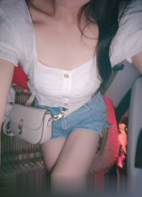 温柔性感的鱼儿姐