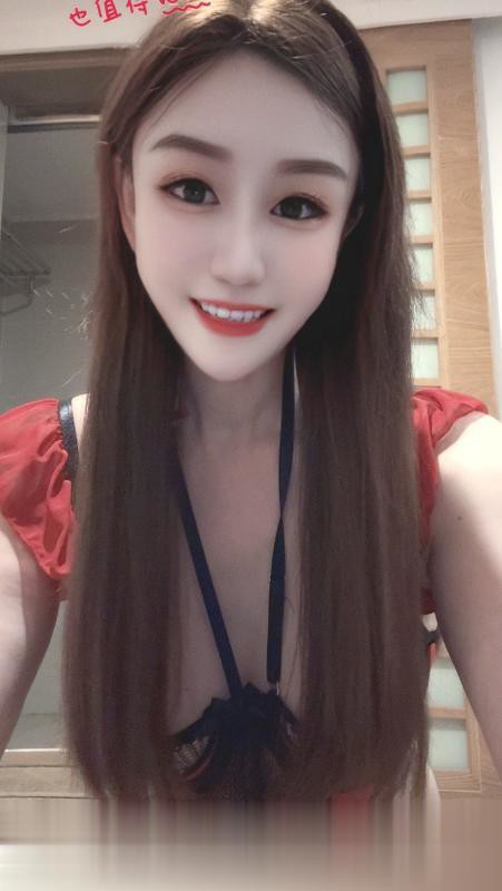 肤白长腿依依