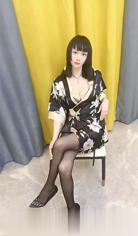 静安大奶肥臀小骚妇