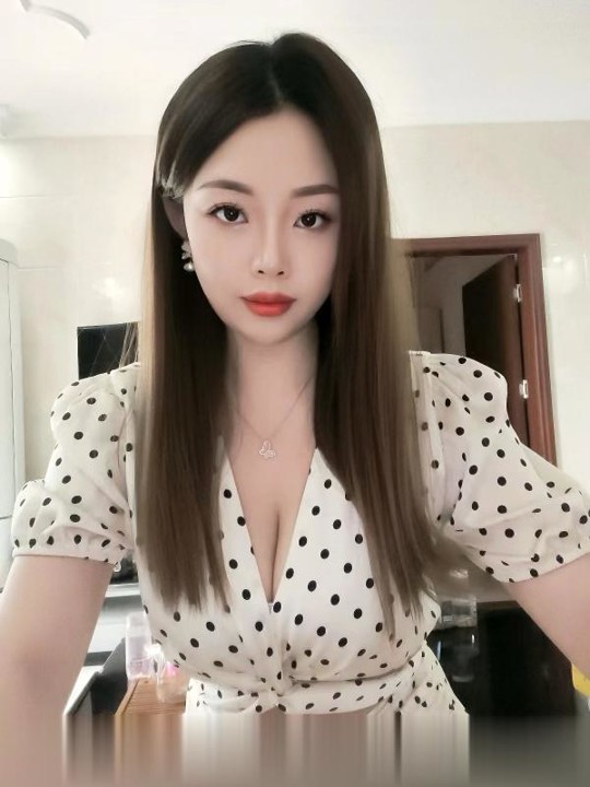 武进大胸小美女