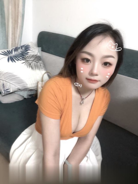 性价比服务型大胸妹