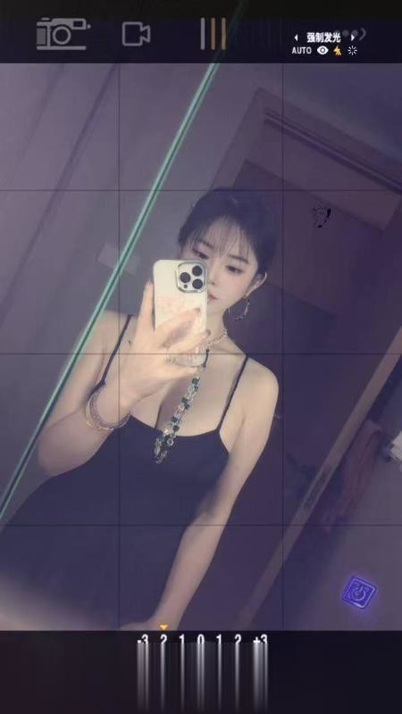 尹山湖骚穴御姐