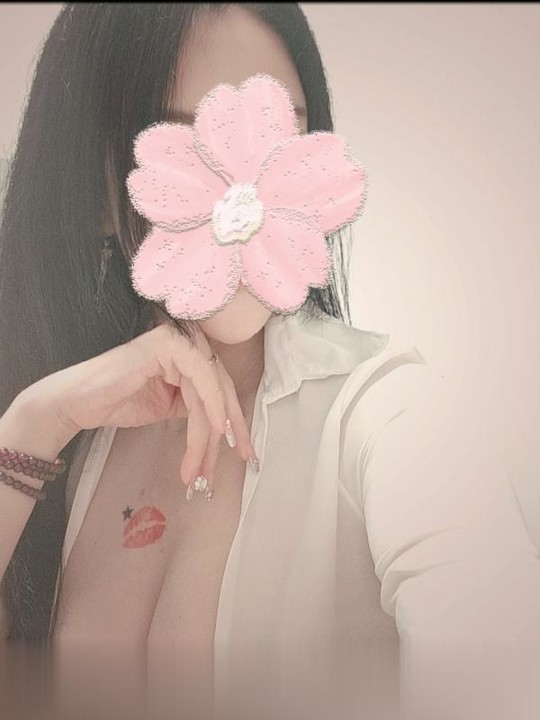 潭村巨乳气质少妇