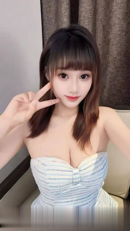 身材高挑风骚小姐姐
