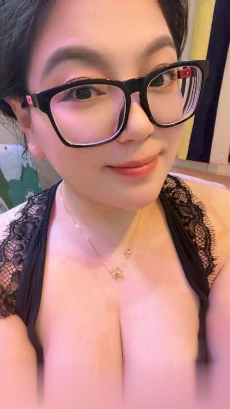 包头蜜桃臀姐姐