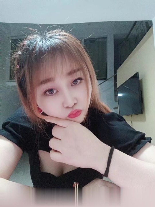 巨乳服务型小姐姐