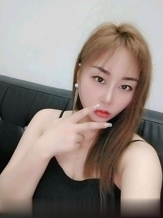 巨乳服务型小姐姐