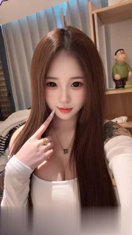 金水花臂水多多嫩妹