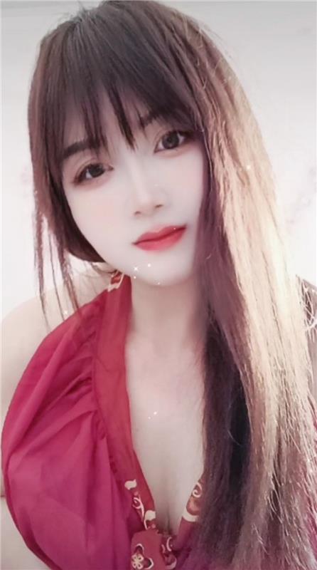 丰满大胸骚妇