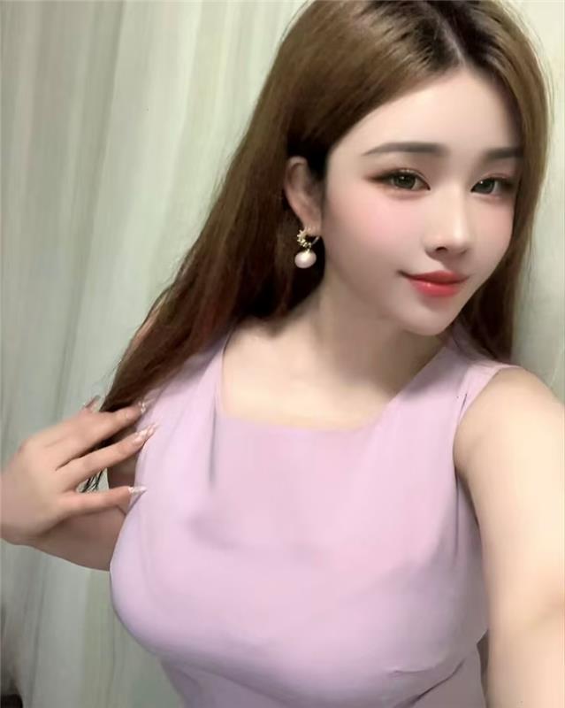 丰满性感的美女