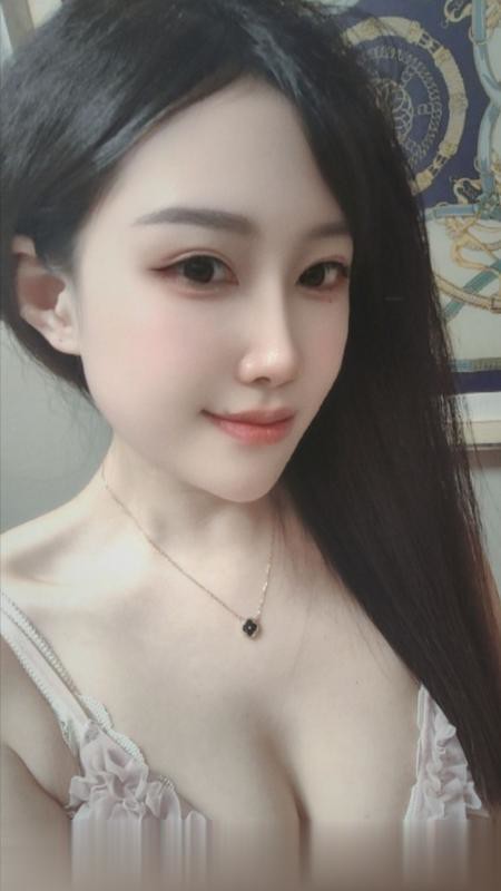 白嫩性感服务系